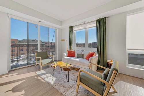 Loring Park King Suite | Rooftop & Stadium