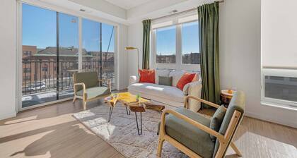 Loring Park King Suite | Rooftop & Stadium