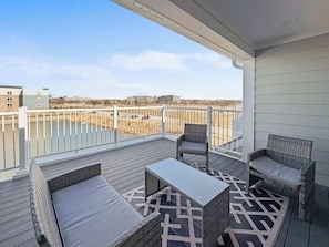 Terrace/patio - Furnished 4BR Townhome Pickleball Court & Garage (Warrenville)