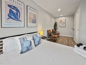 4 habitaciones, tabla de planchar con plancha, cuna de viaje y wifi 
