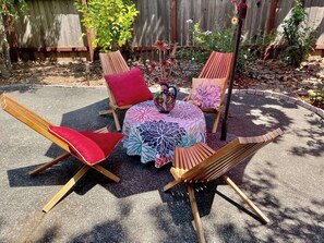 Outdoor dining - Delightful 3-bedroom house  in charming Sonoma central to everything (Sonoma)