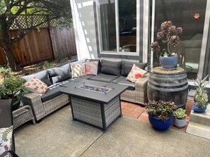 Terrace/patio - Delightful 3-bedroom house  in charming Sonoma central to everything (Sonoma)