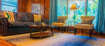 Bright Cali-King, Fast Wifi & Private Patio