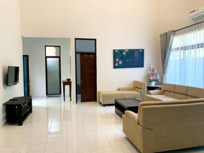 Living area - The Nalaya Hotel & Resto (Borobudur)