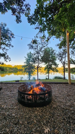 Property grounds. Hickory Lake Getaway