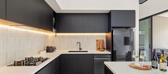 Black Cockatoo Retreat