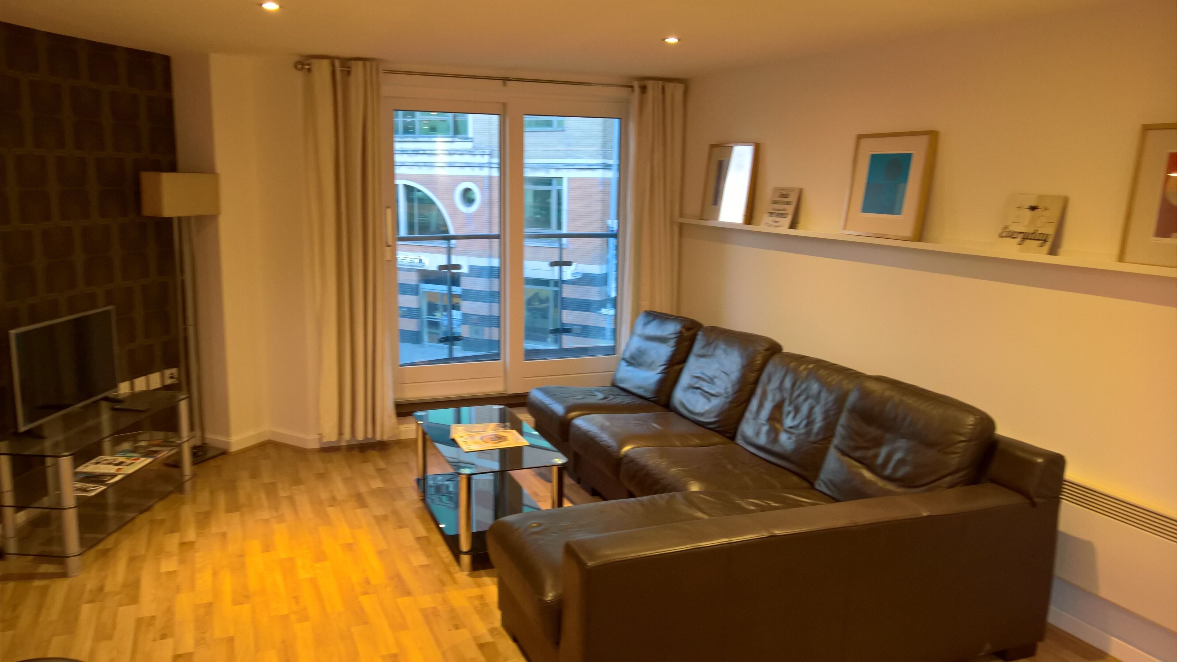 2-bed 2-bath Sea-view Balcony Apt Inc Sun Terrace Minutes To Sea, Station, Shops - Brighton