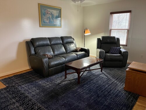 DISCOUNT FOR REVIEWS OF NEWLY LISTED 2-bedroom Farm house