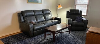 DISCOUNT FOR REVIEWS OF NEWLY LISTED 2-bedroom Farm house