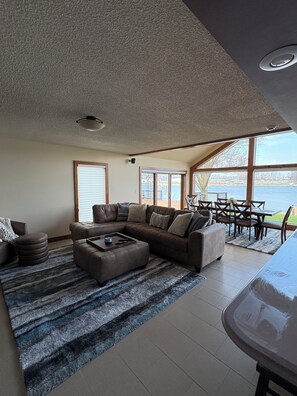 Smart TV, fireplace, video games, books