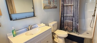 Peaceful Hot Tub Hideaway - 15 mins to Chatt - Dog Friendly