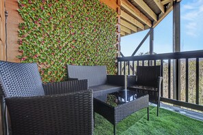 Property grounds - Epic Views, Hot Tub, Game Rm & Firepit 5BR Cabin Near Pigeon Forge & Dollywood (Sevierville)