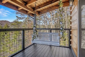 Property grounds - Epic Views, Hot Tub, Game Rm & Firepit 5BR Cabin Near Pigeon Forge & Dollywood (Sevierville)