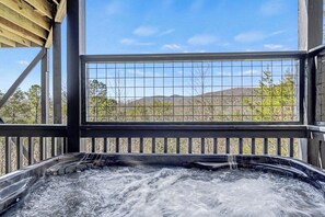 Outdoor spa tub - Epic Views, Hot Tub, Game Rm & Firepit 5BR Cabin Near Pigeon Forge & Dollywood (Sevierville)
