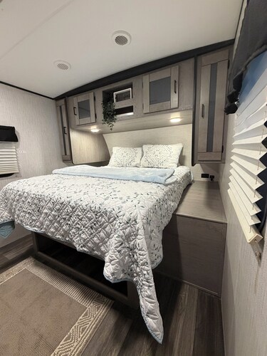 Enjoy a cozy getaway in this modern 1-bedroom place.