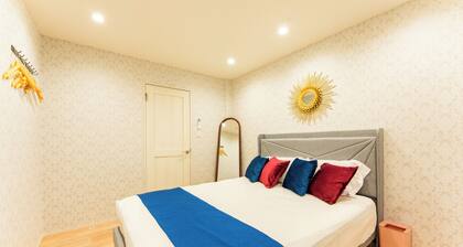 Lrge New Luxury Home 1 Minute walk to Station 6 Min Ride to Namba Great for USJ