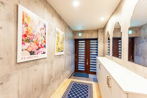 Interior - Lrge New Luxury Home 1 Minute walk to Station 6 Min Ride to Namba Great for USJ (Osaka)