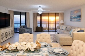 Computer monitors - Beachfront w/ Views in All Rooms and Private Wraparound Balconies! (Clearwater)