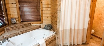 The Lodge at Fort Cobb Lake located on 10 private acres. 2 miles from the lake