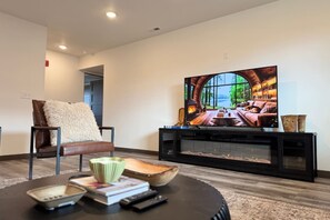 Televisie en een open haard