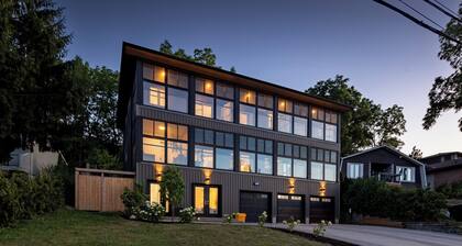 *NEW* Stunning Waterfront Mansion | Hot Tub | Falls