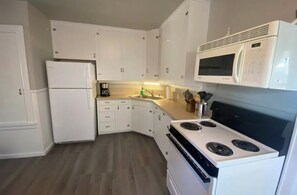 Private kitchen - Historic District 2 Bed 1 Bath Duplex with Fenced Shared Backyard -Pet Friendly (Billings)