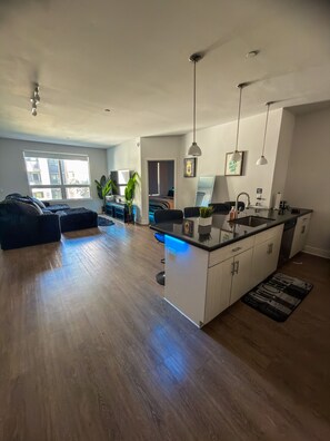 Interior - Steps from Old Town Scottsdale! 2BD/2BA Luxury Apartment! (Scottsdale)