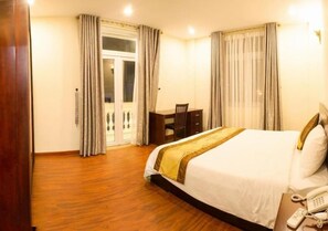 Individually decorated, individually furnished, free WiFi, bed sheets - Greengarden hotel (ngu hanh son)