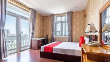 Luxury Apartment, Balcony, Garden View