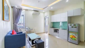 Lägenhet Junior - balkong - utsikt mot staden | Vardagsrum