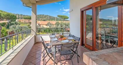 Villa Adriana Capalbio with A/C, BBQ and Parking, Capalbio, Italy