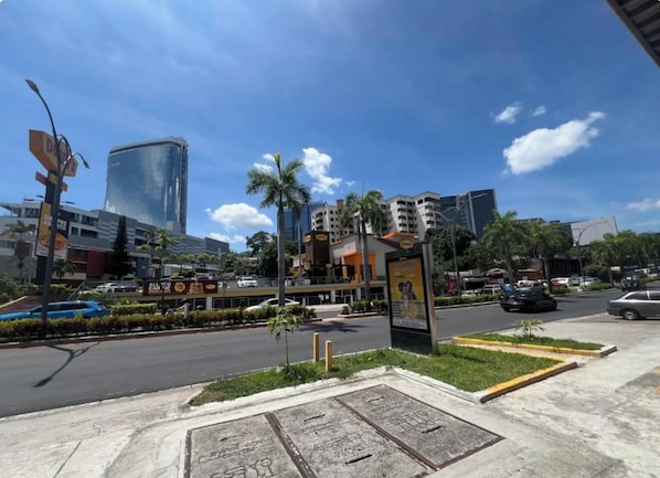 Parking - Vrbo Property (San Salvador)