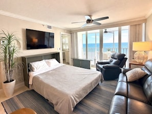2 habitaciones, tabla de planchar con plancha y cuna de viaje
