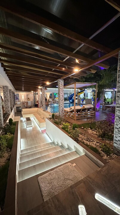Luxury trinihouse with slide in santa marta