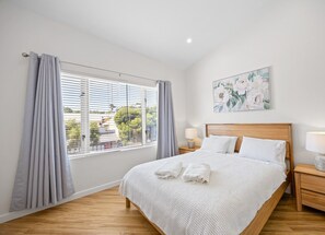 Room - The Lookout – Modern Fremantle Apartment with View (Fremantle)