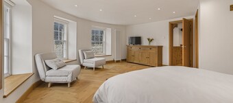 Tranquillity House - Painswick, sleeps 14, pool table