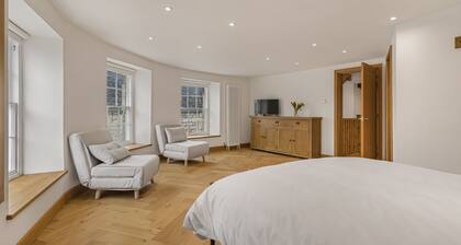 Tranquillity House - Painswick, sleeps 14, pool table