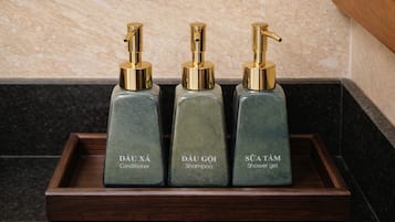 Bathroom amenities