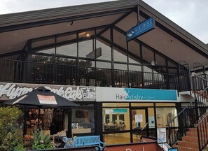 Exterior - Surf Street Retreat. Moments from the beach and delicious eateries. (Port Macquarie)