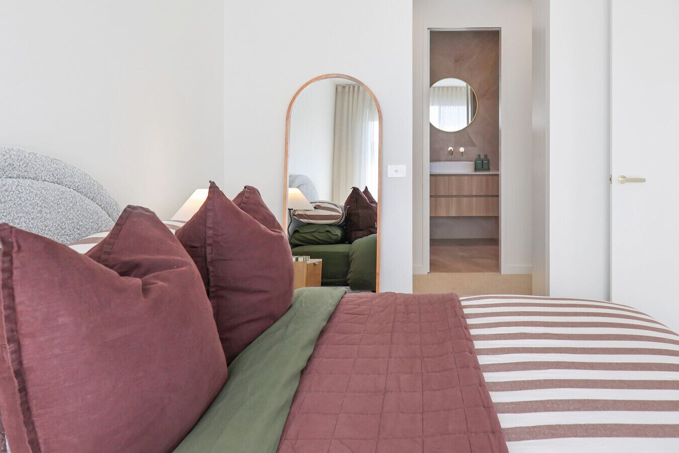 3 bedrooms, desk, iron/ironing board, WiFi