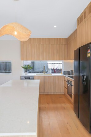 Private kitchen - Pool House on The Avenue, Central Ocean Grove, Brand New, Heated Pool, Aircon, Luxury, Sleeping 8 (Ocean Grove)