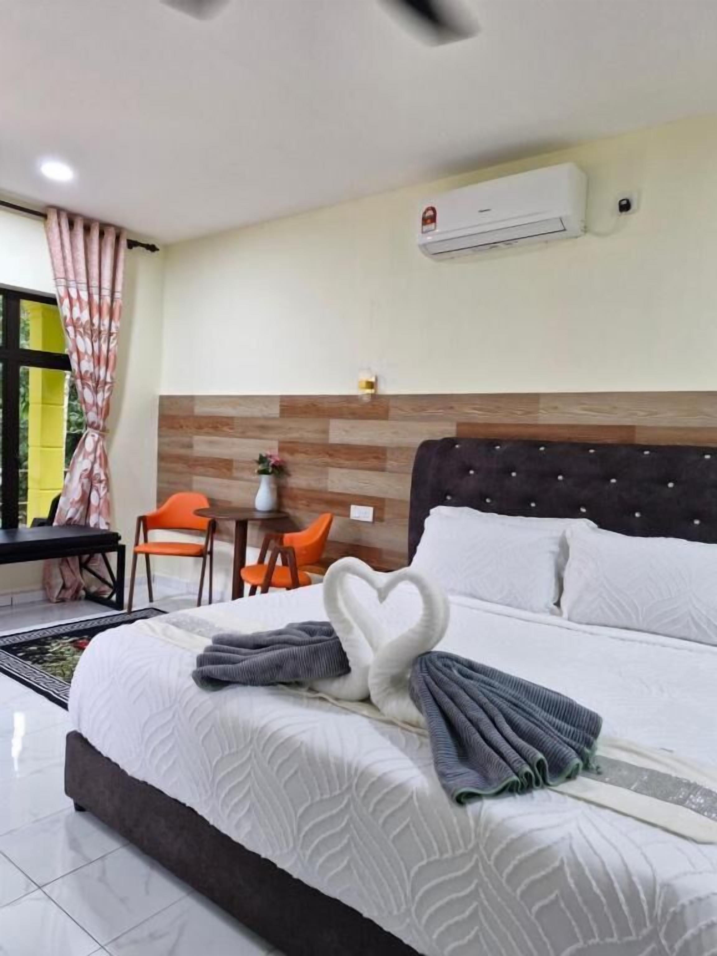 Chalet Deluxe, 1 très grand lit, patio, vue fleuve