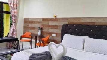 Deluxe Chalet, 1 King Bed, Patio, River View