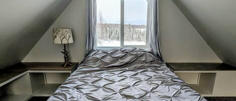 1 bedroom, travel cot, free WiFi, bed sheets