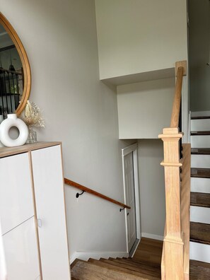 Interior - Spacious 1-bedroom guest suite in charming Edmonds near Light Rail, freeway (Edmonds)