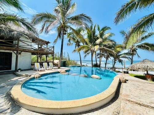 Beachfront Perfect Getaway By Partner Host