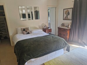 Room - Beautiful family home ,fully furnished in Bendigo over Easter 3rd April  to 8th (Strathdale)