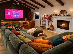 Living area - Balcony Views of the Hollywood Sign; 4BR/4BA Hillside Retreat w/ Game Room & Gym (Los Angeles)