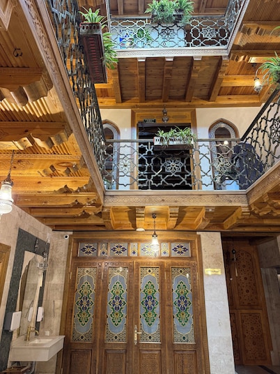 Mehrob Hotel