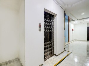 House | Interior - Deluxe Super Collection O MP Nagar (Bhopal)